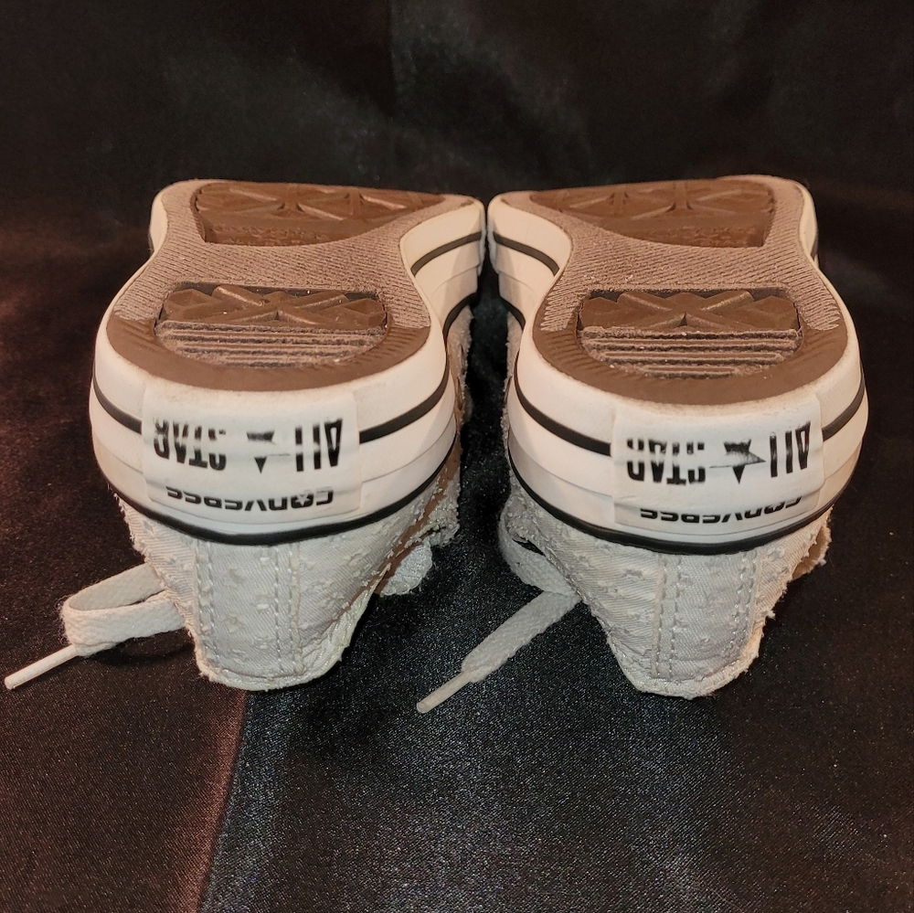Women's Convers - Picture 8 of 12